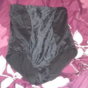 Shapewear underwear/spanx